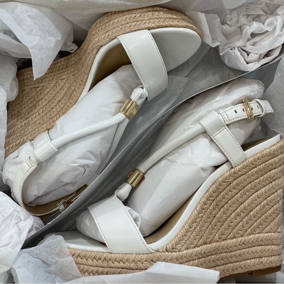 BRAND NEW-IN BOX Michael Kors Annie wedges in Optic White- size 8 - Picture 3 of 9